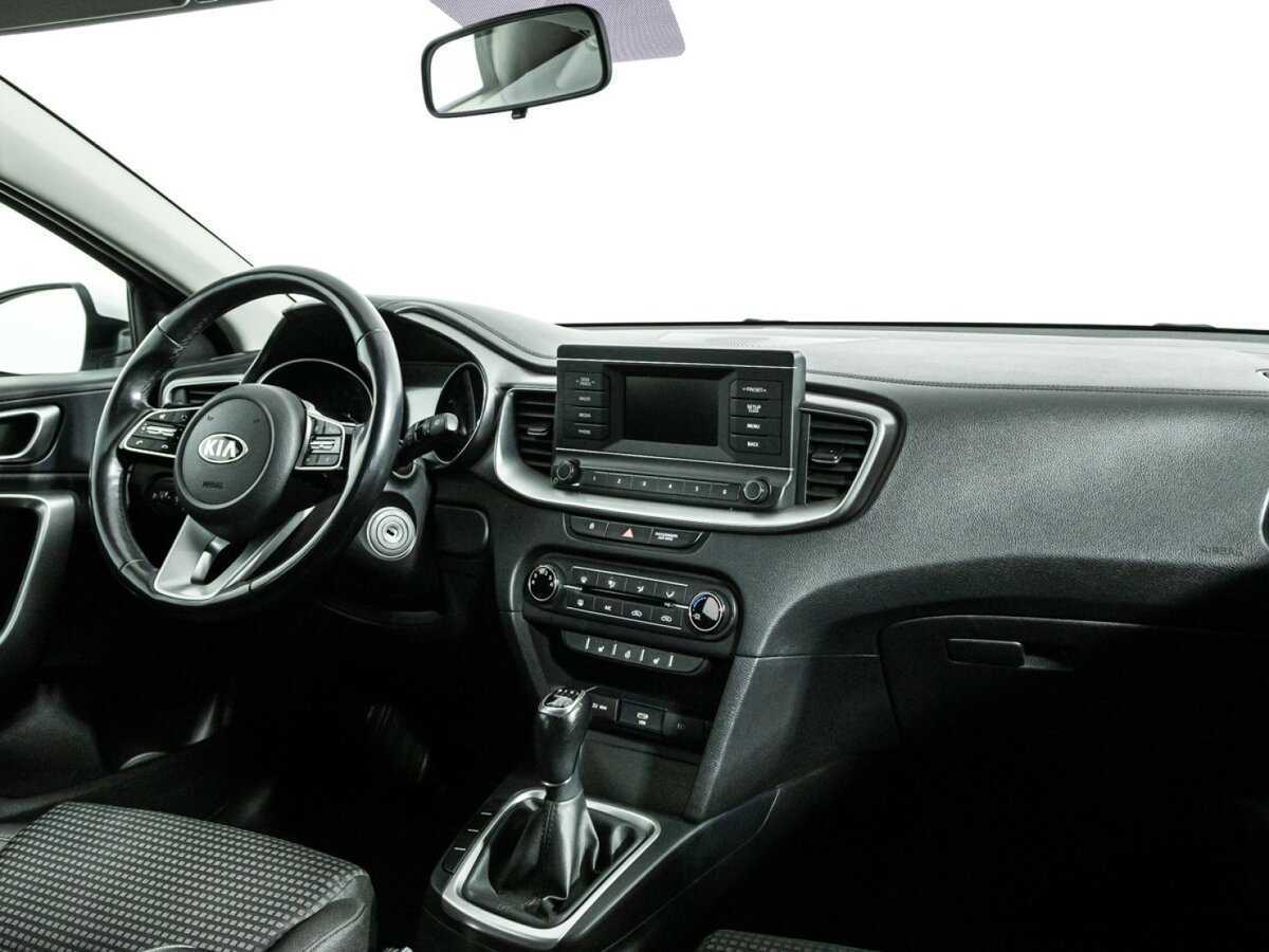 Kia Ceed 2020 года с пробегом. Фото: #9