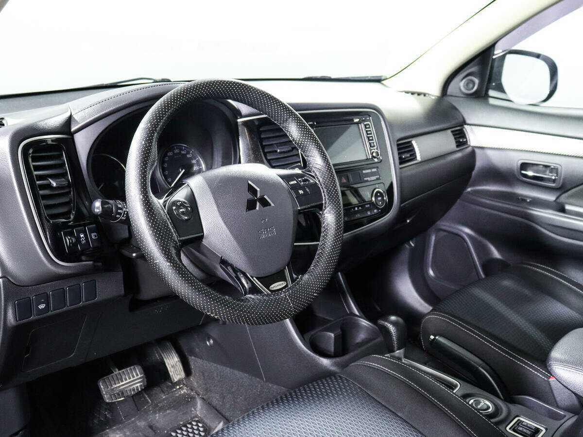 Mitsubishi Outlander 2016 года с пробегом. Фото: #12