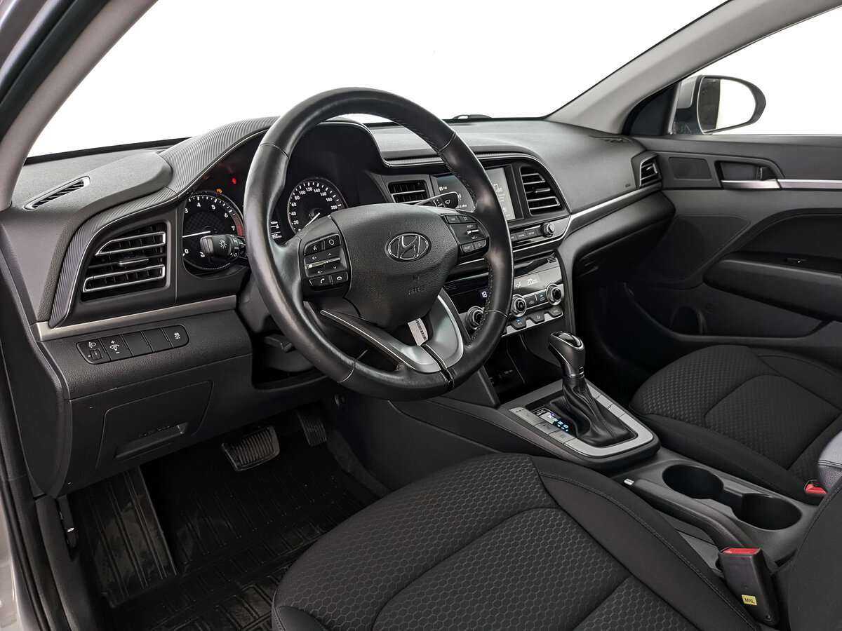 Hyundai Elantra 2019 года с пробегом. Фото: #10