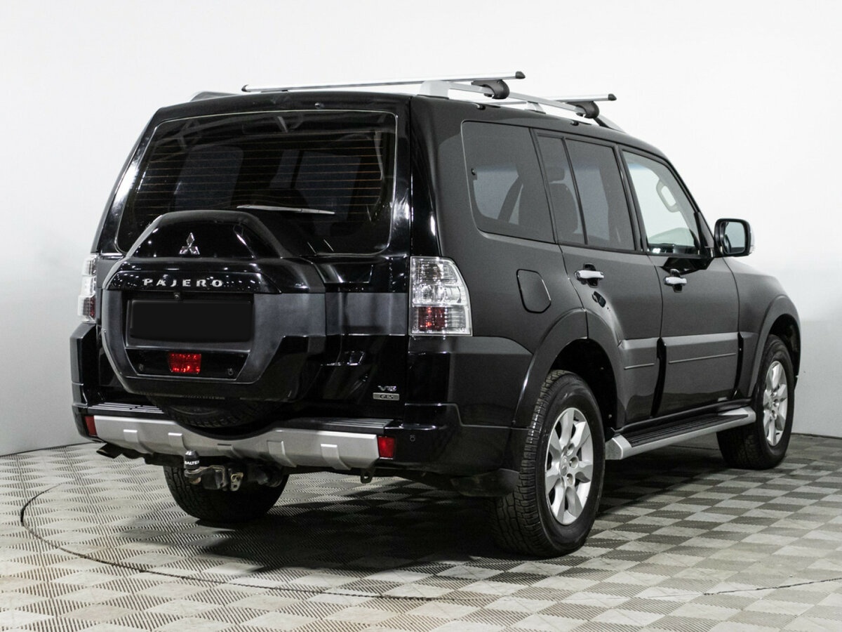 Mitsubishi Pajero 2017 года с пробегом. Фото: #3