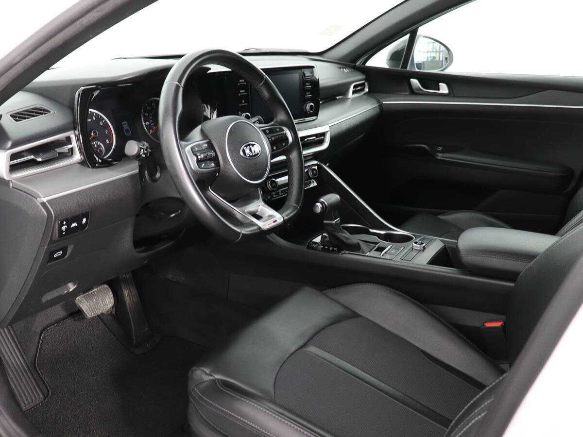 Kia K5 2021 года с пробегом. Фото: #9