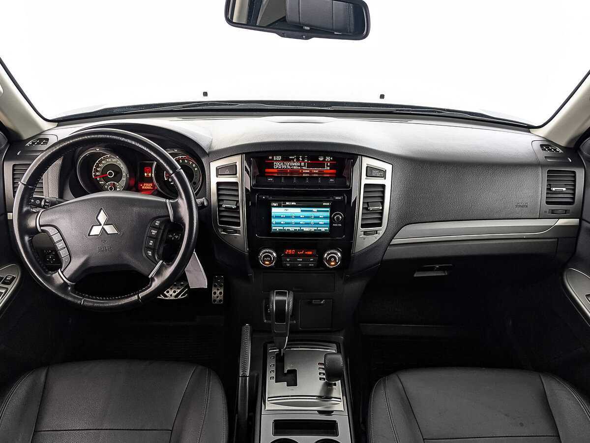 Mitsubishi Pajero 2018 года с пробегом. Фото: #13