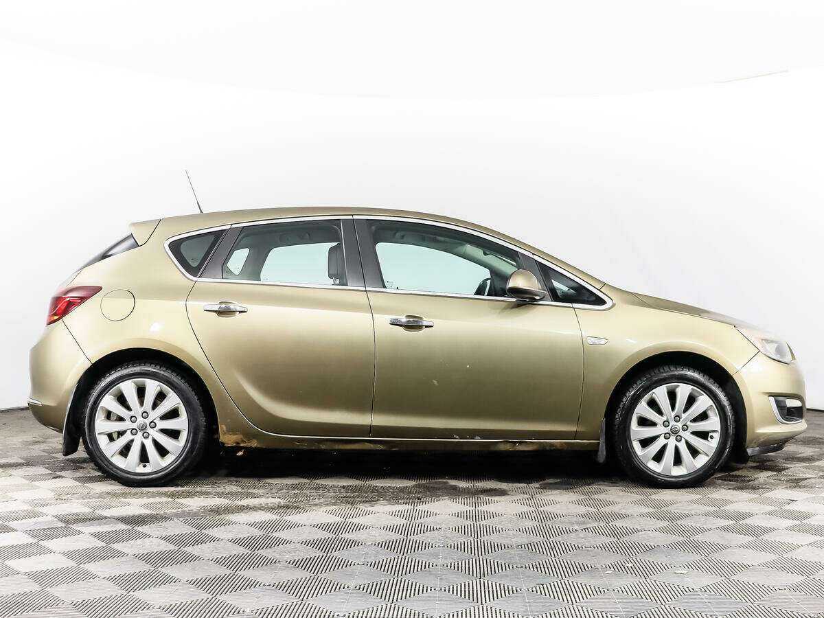 Opel Astra 2013 года с пробегом. Фото: #3