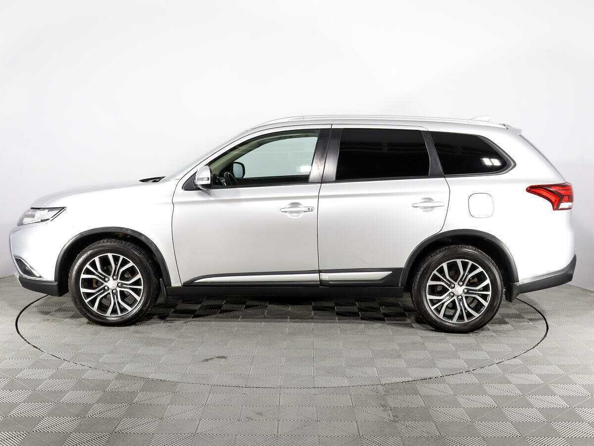 Mitsubishi Outlander 2017 года с пробегом. Фото: #3