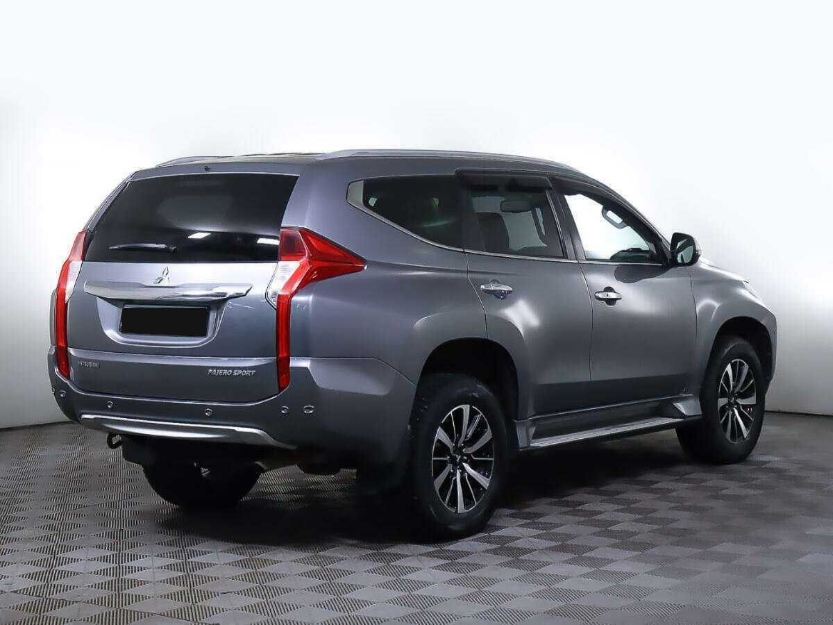 Mitsubishi Pajero Sport 2017 года с пробегом. Фото: #3