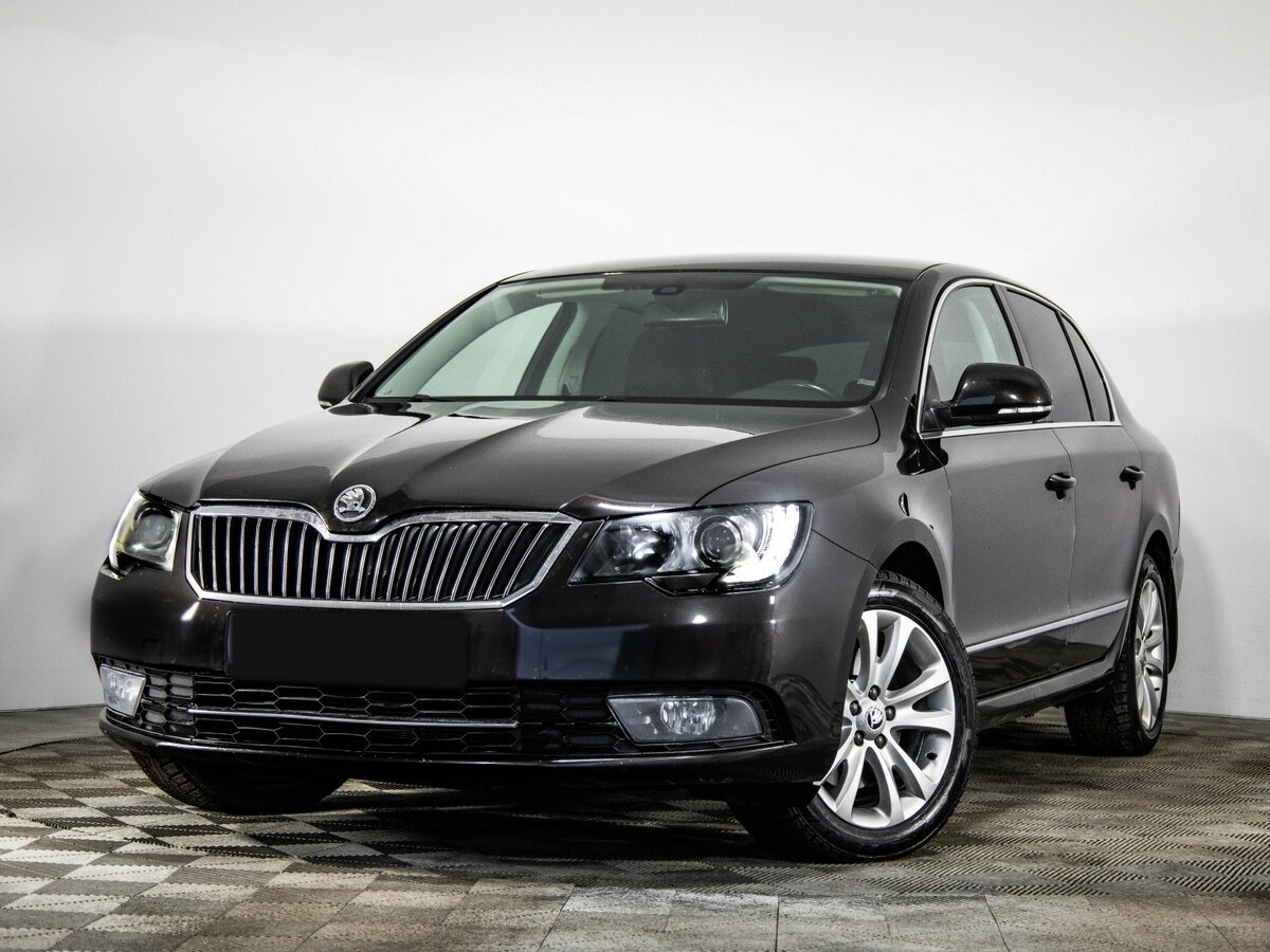 Skoda Superb 2014 года с пробегом. Посмотреть фото