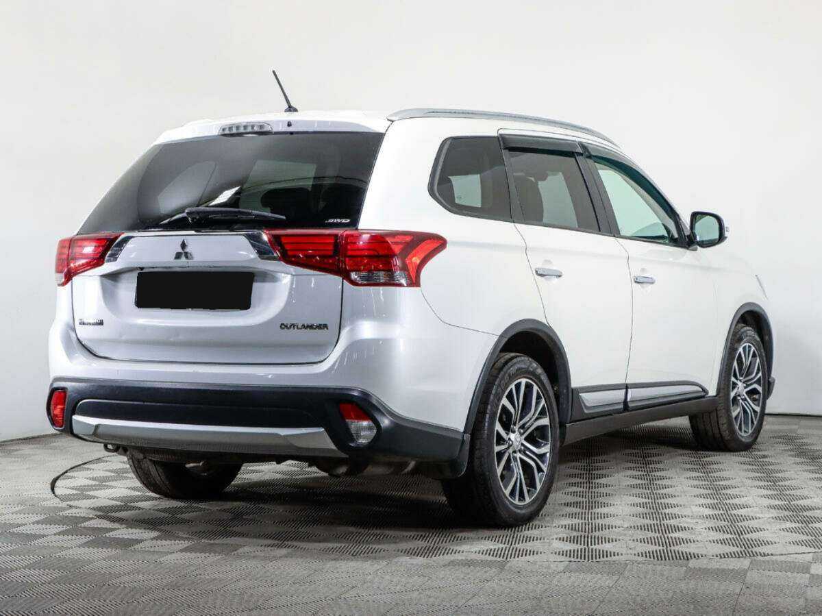 Mitsubishi Outlander 2016 года с пробегом. Фото: #4