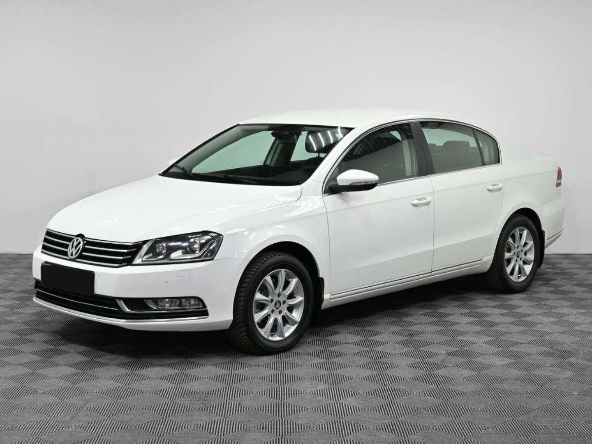 Volkswagen Passat 2013 года с пробегом. Посмотреть фото