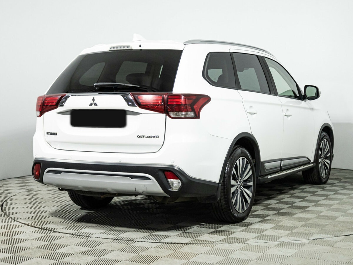 Mitsubishi Outlander 2019 года с пробегом. Фото: #3
