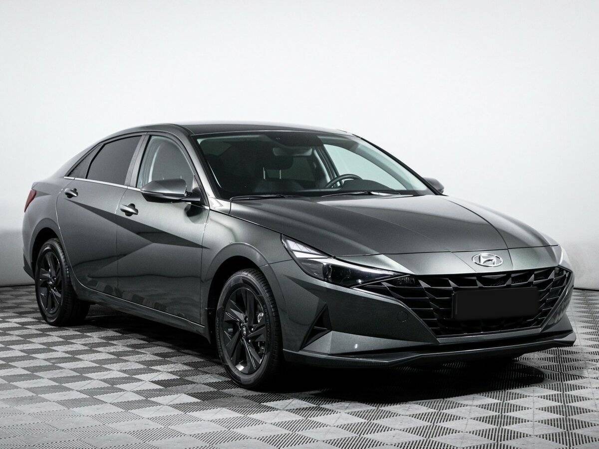Hyundai Elantra 2021 года с пробегом. Фото: #2