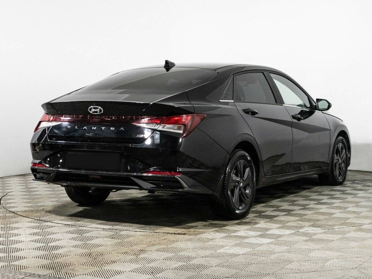 Hyundai Elantra 2021 года с пробегом. Фото: #4