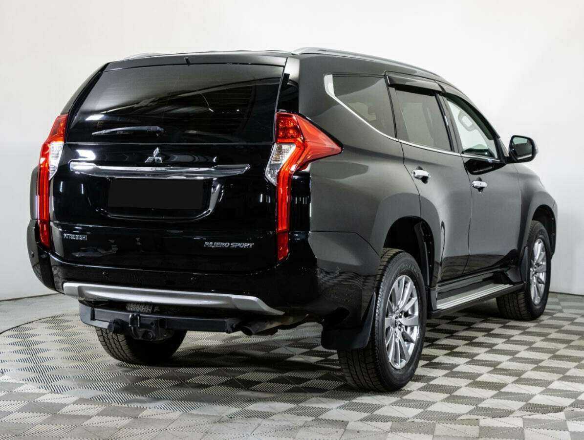 Mitsubishi Pajero Sport 2017 года с пробегом. Фото: #4