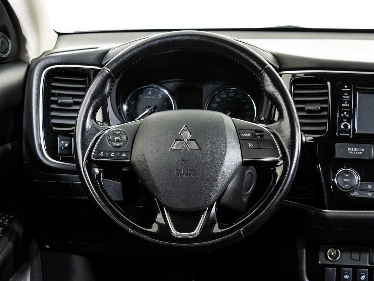 Mitsubishi Outlander 2017 года с пробегом. Фото: #11