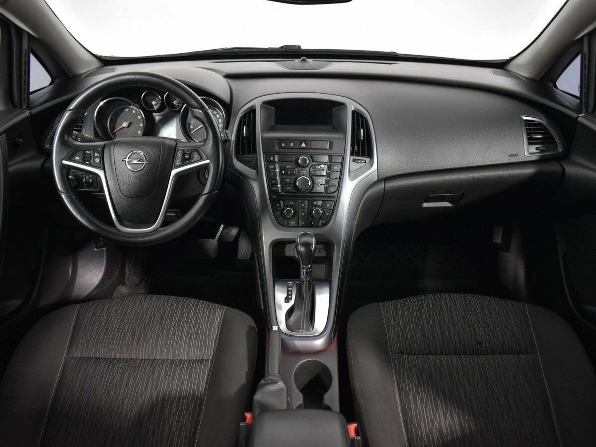 Opel Astra 2012 года с пробегом. Фото: #10