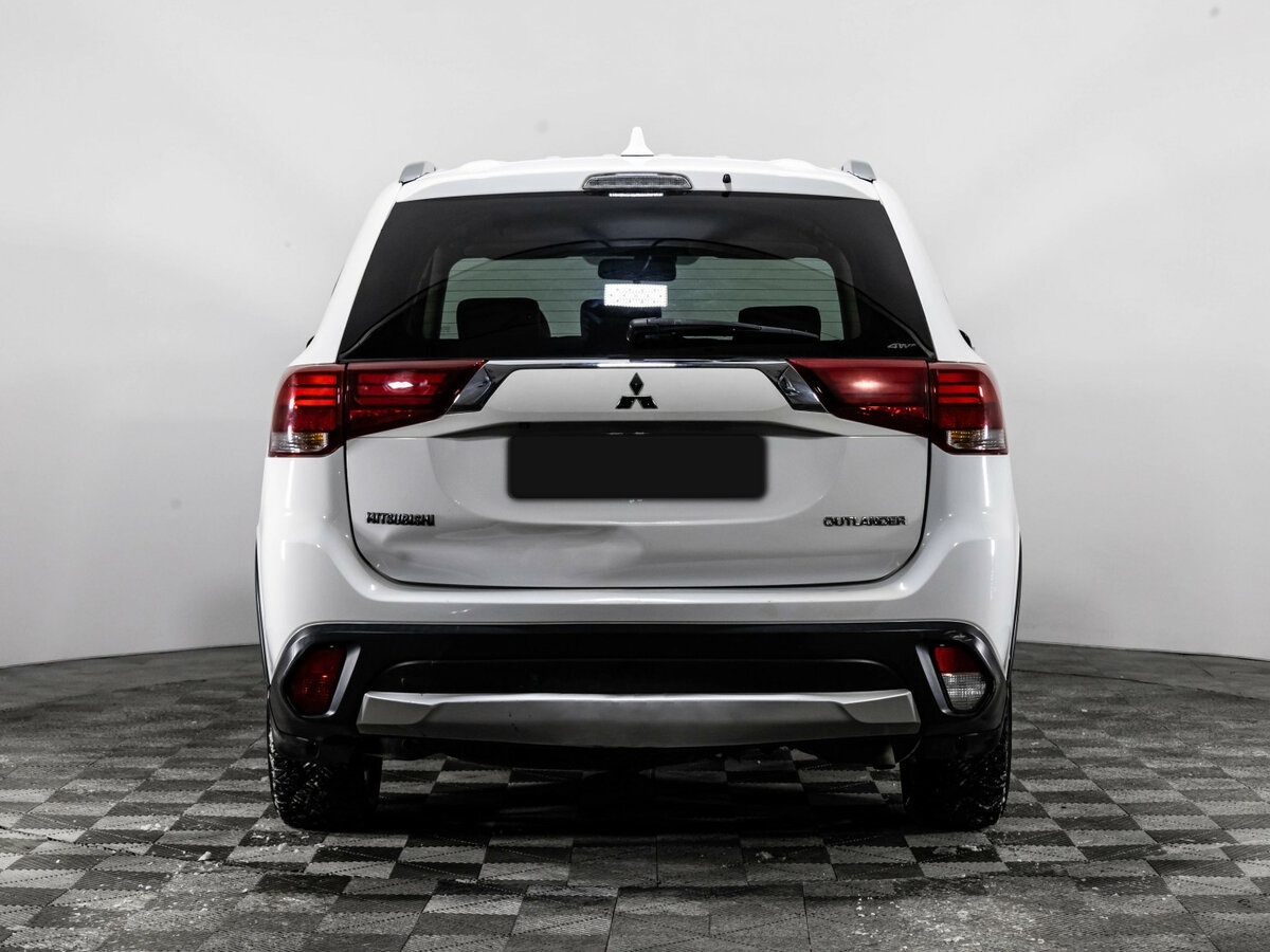 Mitsubishi Outlander 2017 года с пробегом. Фото: #4