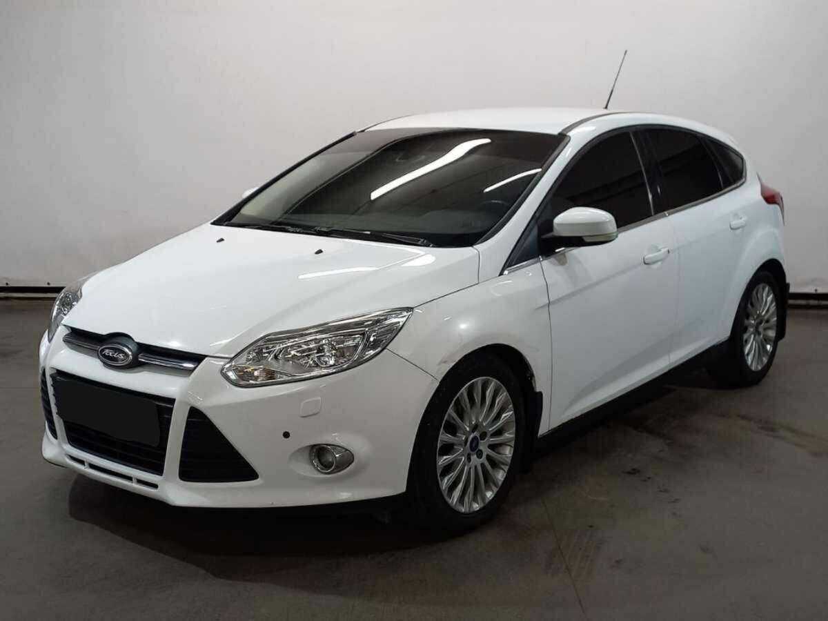 Ford Focus 2014 года с пробегом. Посмотреть фото