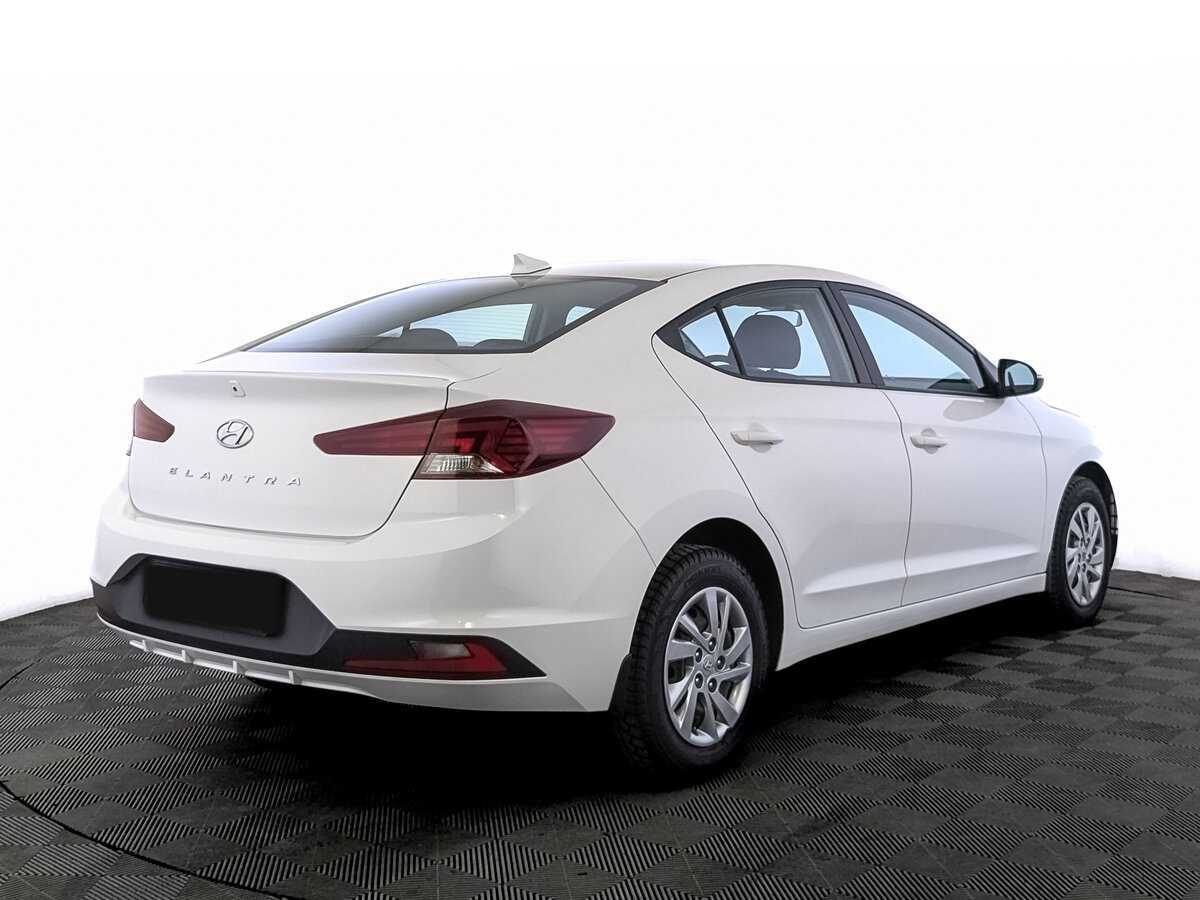 Hyundai Elantra 2019 года с пробегом. Фото: #4