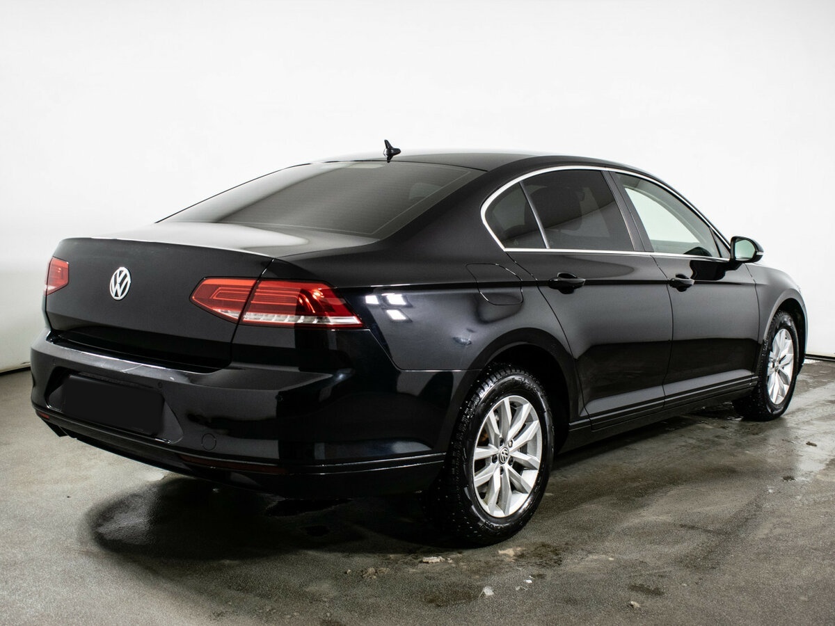 Volkswagen Passat 2017 года с пробегом. Фото: #3