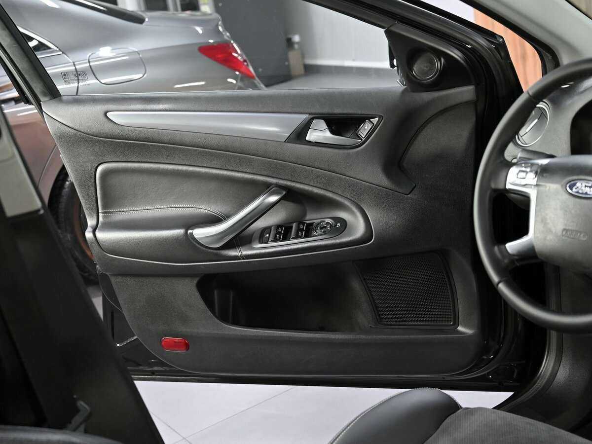 Ford Mondeo 2012 года с пробегом. Фото: #4