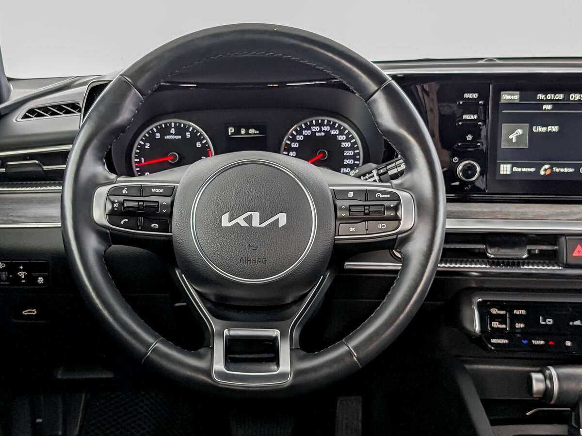Kia K5 2021 года с пробегом. Фото: #17