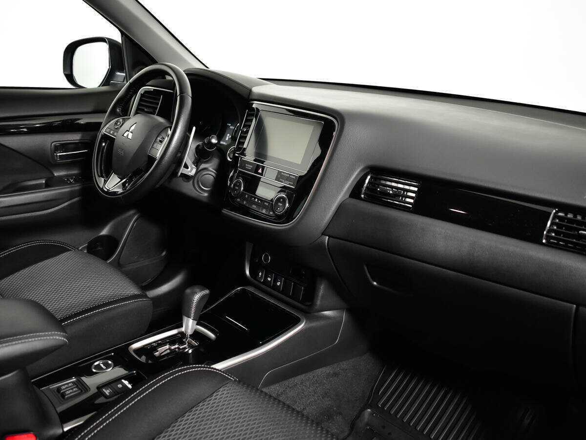 Mitsubishi Outlander 2020 года с пробегом. Фото: #8
