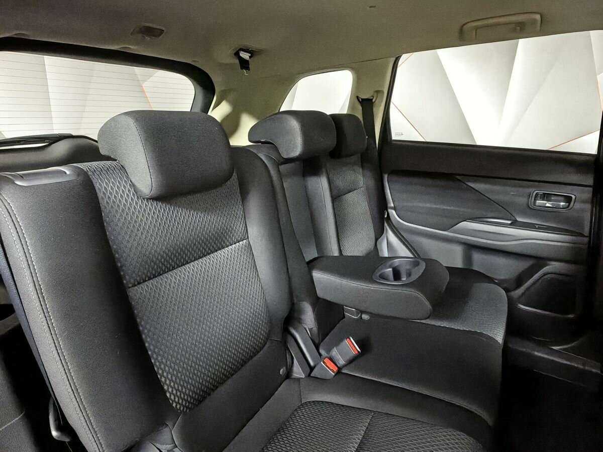 Mitsubishi Outlander 2018 года с пробегом. Фото: #12