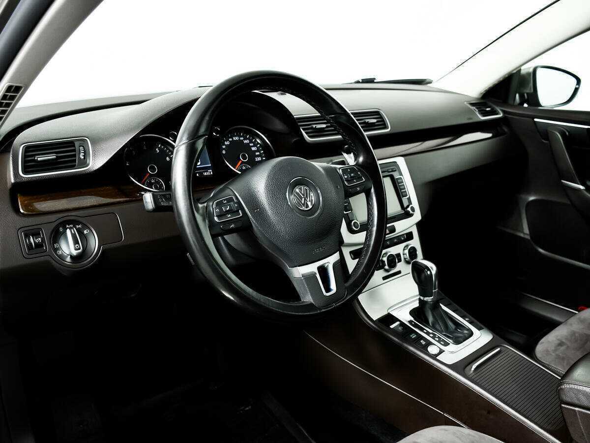 Volkswagen Passat 2012 года с пробегом. Фото: #12