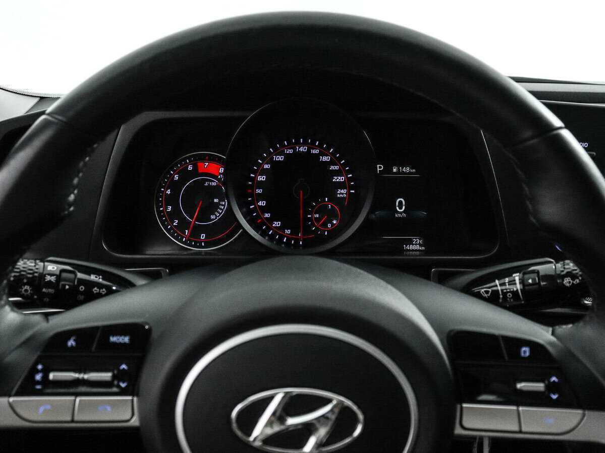 Hyundai Elantra 2021 года с пробегом. Фото: #16