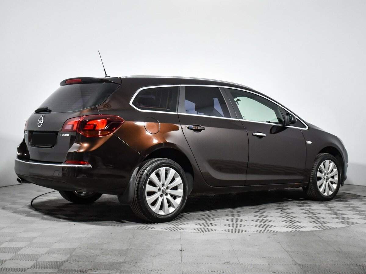 Opel Astra 2013 года с пробегом. Фото: #3