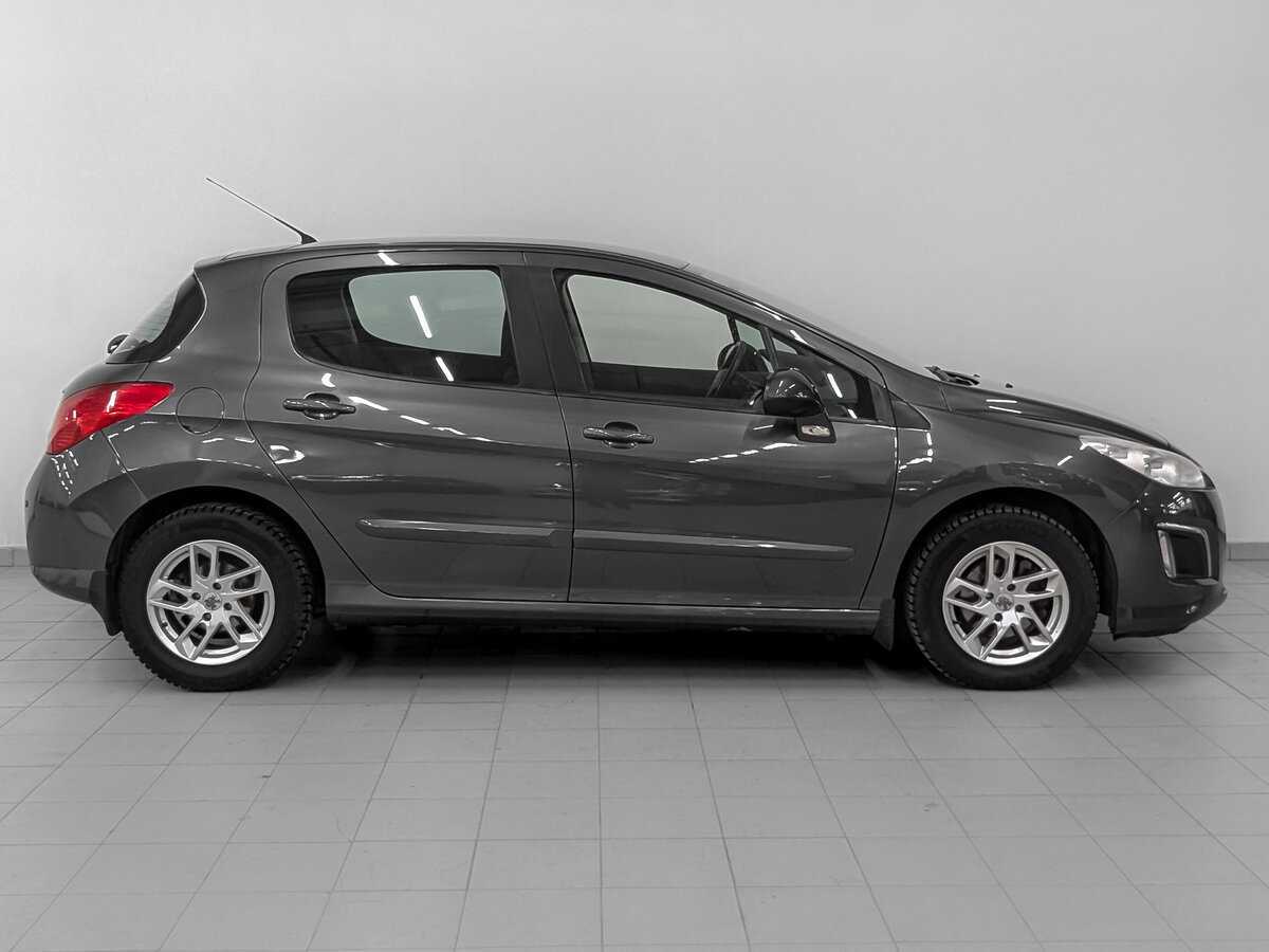 Peugeot 308 2012 года с пробегом. Фото: #3