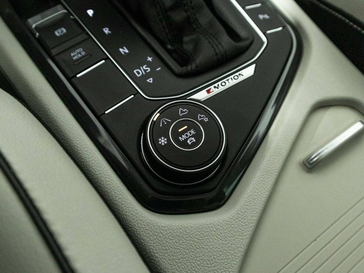 Volkswagen Tiguan 2018 года с пробегом. Фото: #15