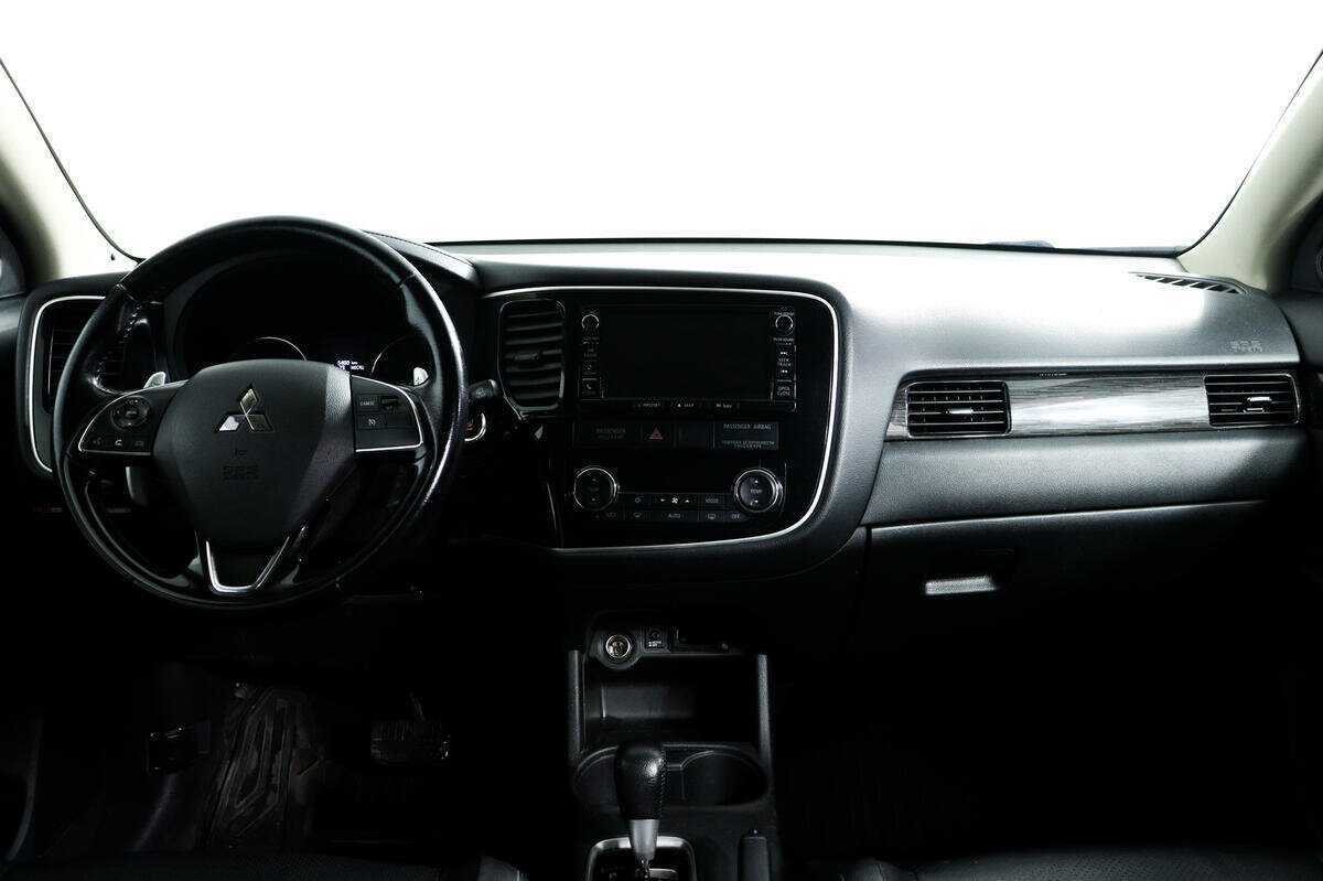 Mitsubishi Outlander 2016 года с пробегом. Фото: #10