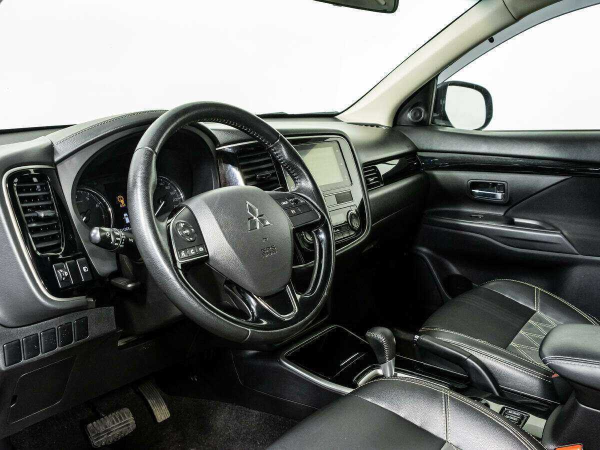 Mitsubishi Outlander 2019 года с пробегом. Фото: #8