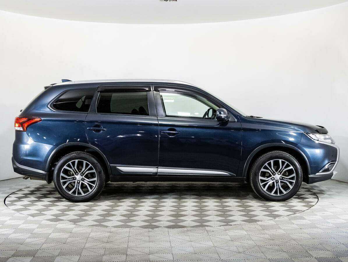 Mitsubishi Outlander 2017 года с пробегом. Фото: #3