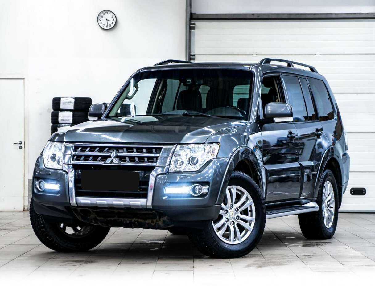 Mitsubishi Pajero 2014 года с пробегом. Посмотреть фото