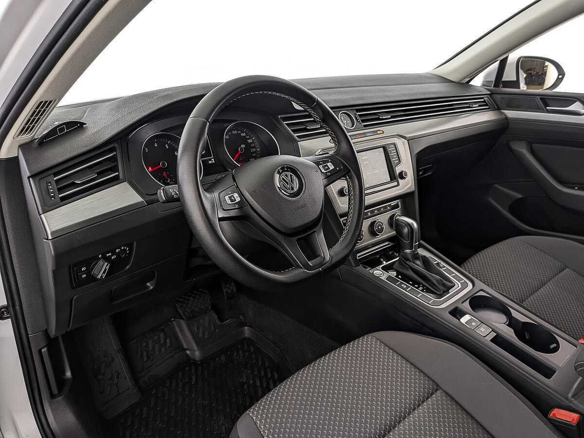 Volkswagen Passat 2017 года с пробегом. Фото: #14