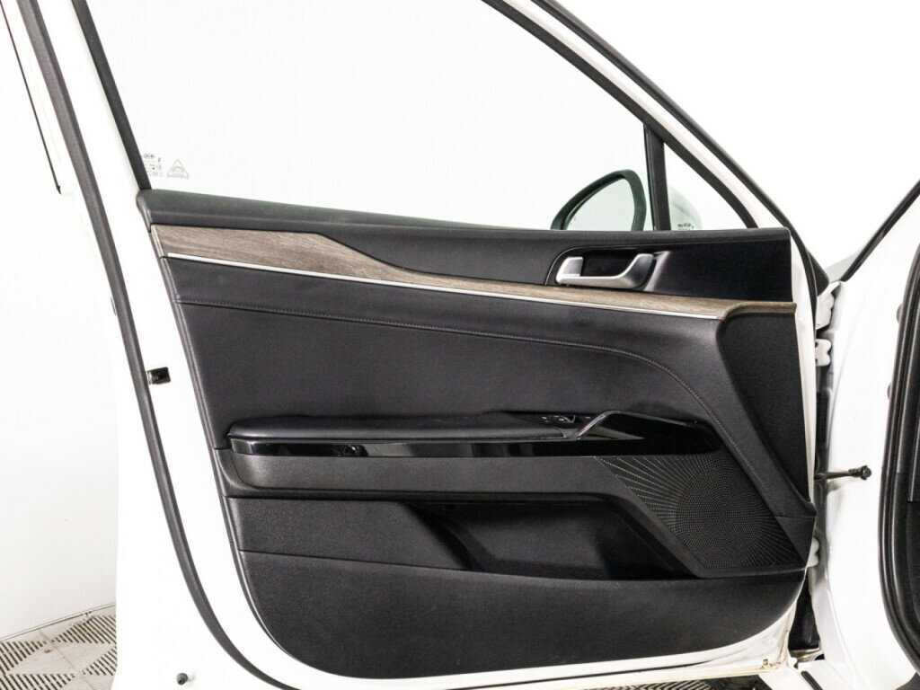 Kia K5 2021 года с пробегом. Фото: #23