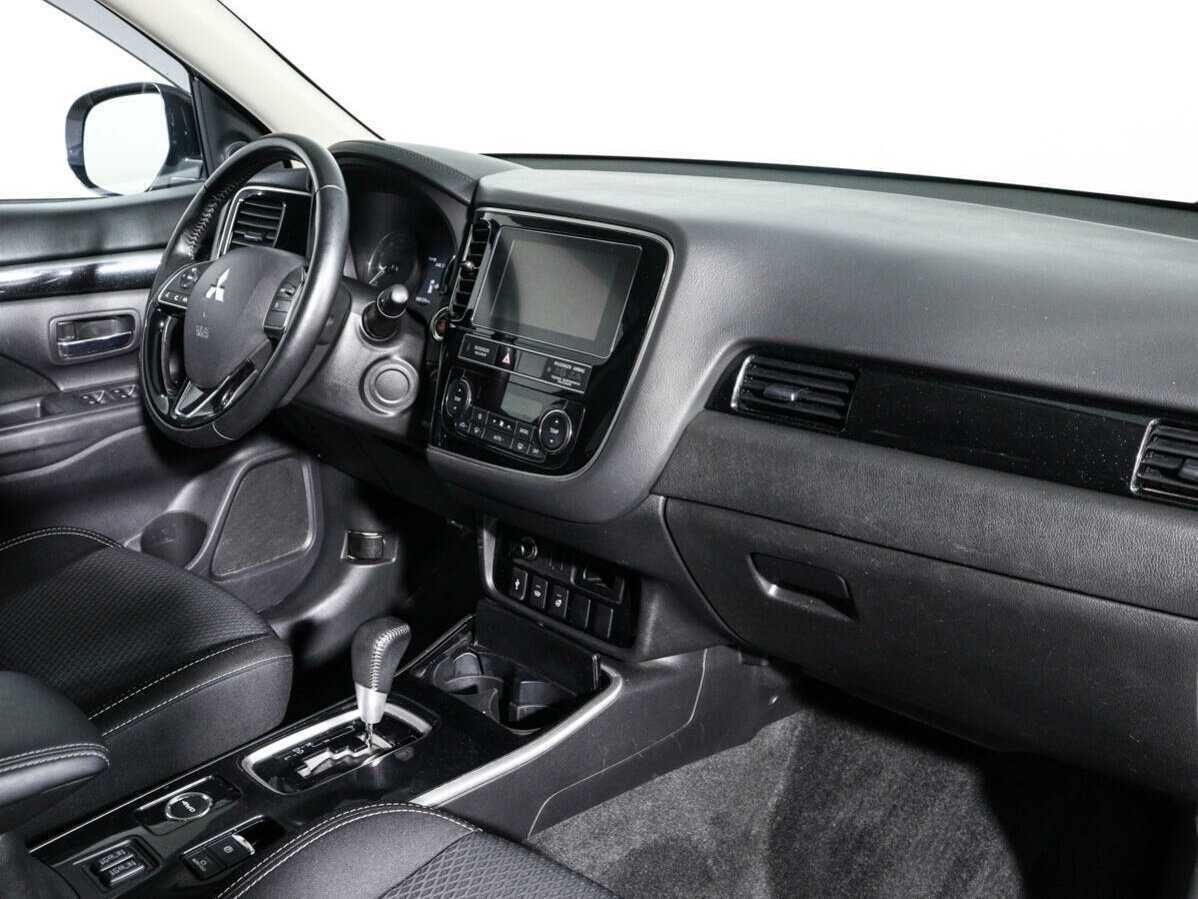 Mitsubishi Outlander 2018 года с пробегом. Фото: #8