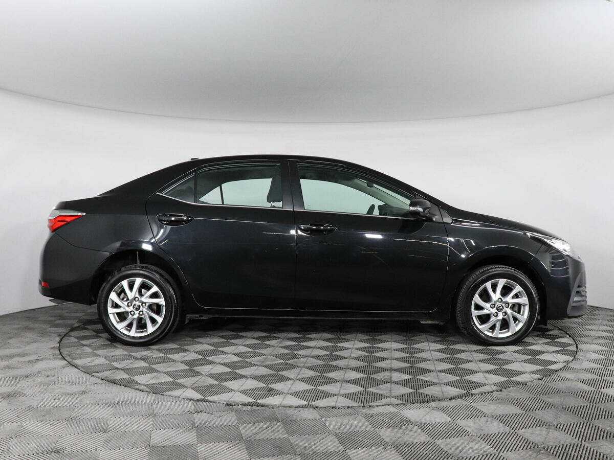 Toyota Corolla 2017 года с пробегом. Фото: #3