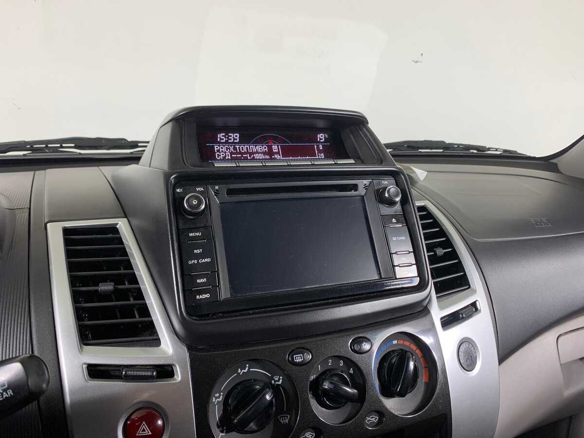 Mitsubishi Pajero Sport 2014 года с пробегом. Фото: #15