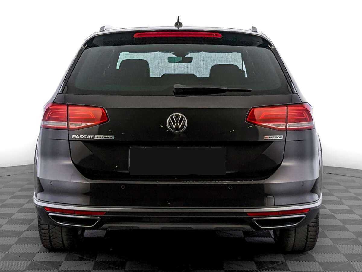 Volkswagen Passat 2018 года с пробегом. Фото: #5