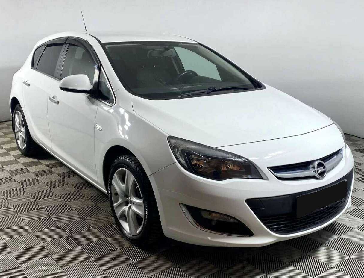 Opel Astra 2012 года с пробегом. Фото: #1