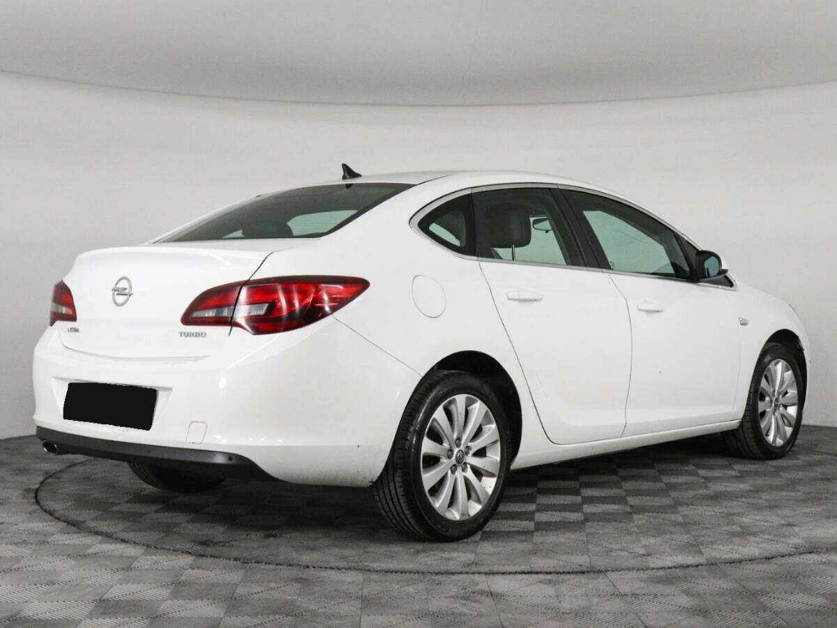 Opel Astra 2014 года с пробегом. Фото: #4