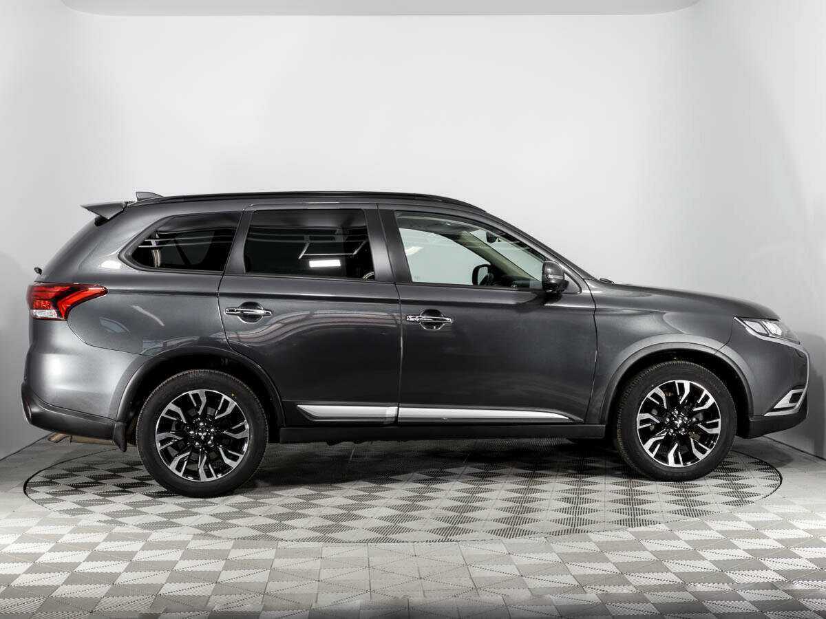 Mitsubishi Outlander 2022 года с пробегом. Фото: #3