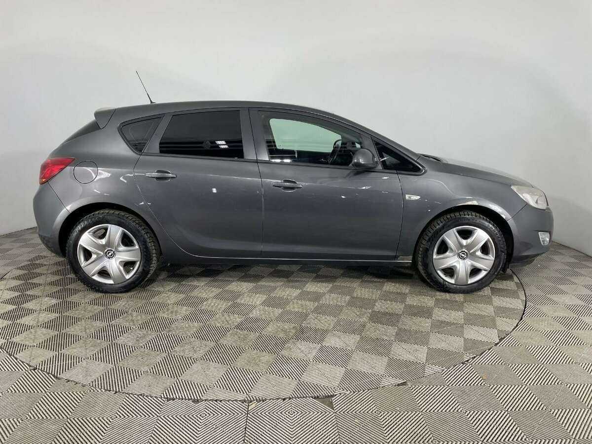 Opel Astra 2012 года с пробегом. Фото: #3
