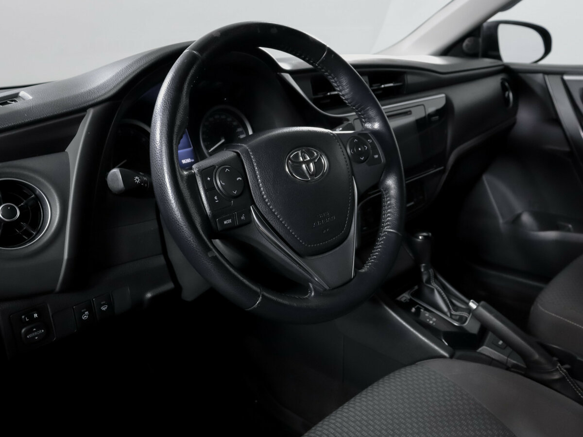 Toyota Corolla 2017 года с пробегом. Фото: #11
