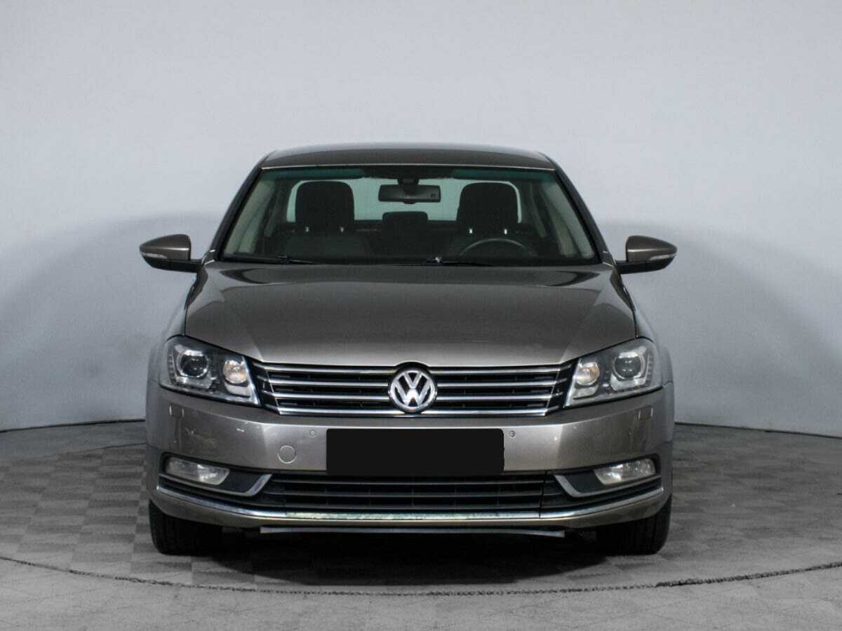 Volkswagen Passat 2012 года с пробегом. Фото: #1