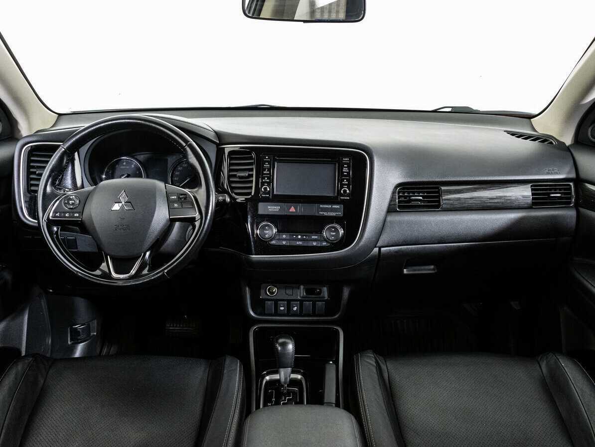 Mitsubishi Outlander 2017 года с пробегом. Фото: #9