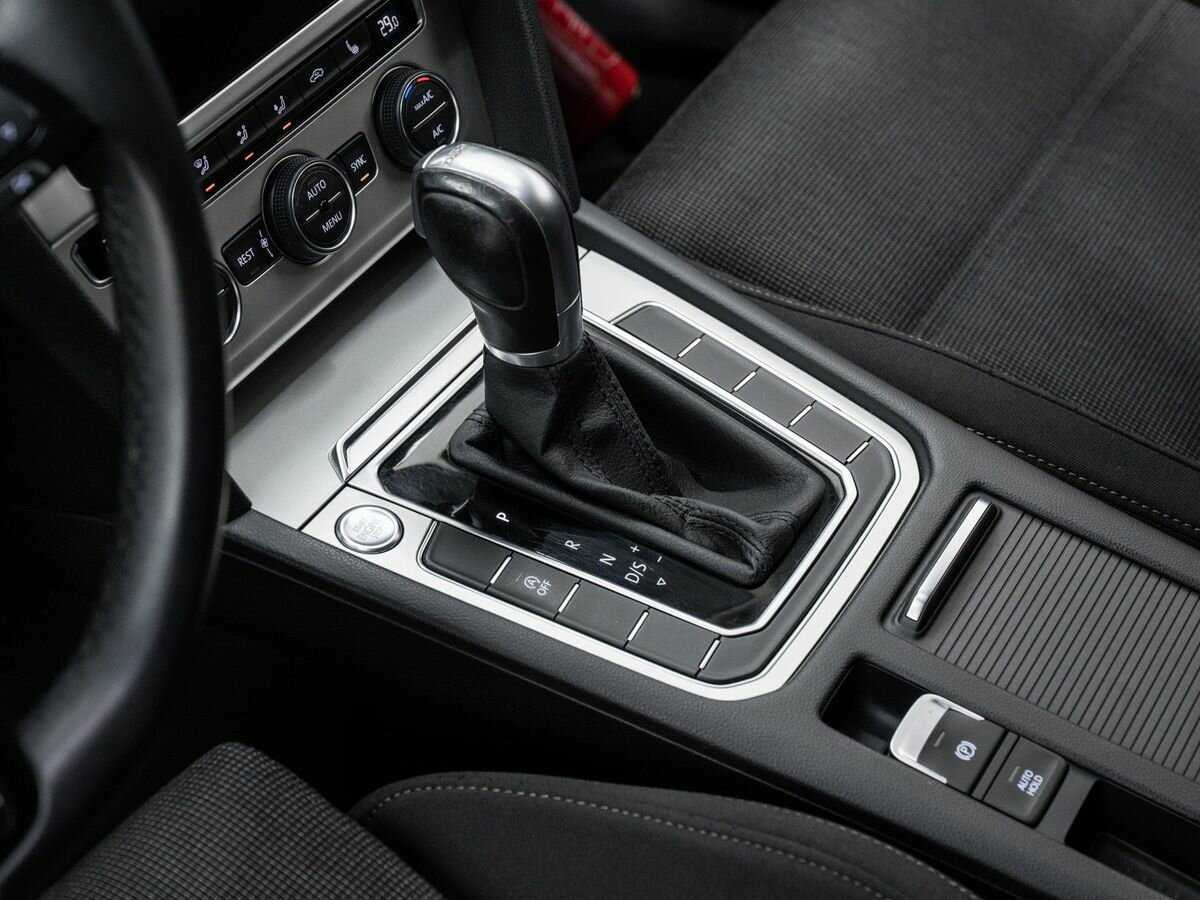 Volkswagen Passat 2018 года с пробегом. Фото: #15