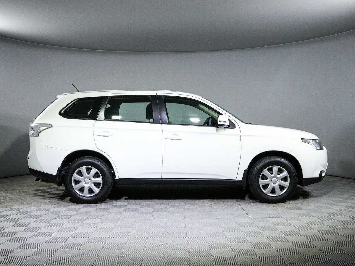 Mitsubishi Outlander 2013 года с пробегом. Фото: #3